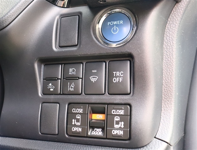 トヨタ ヴォクシー １．８ ハイブリッド ＺＳ 煌ＩＩ R1年 (関東) 99