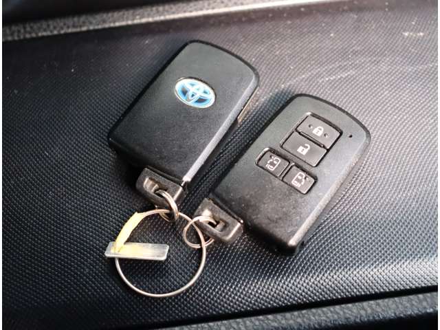 トヨタ ヴォクシー １．８ ハイブリッド ＺＳ 煌ＩＩ R1年 (関東) 99