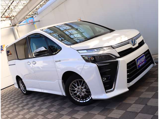 トヨタ ヴォクシー １．８ ハイブリッド ＺＳ 煌ＩＩ R1年 (関東) 99