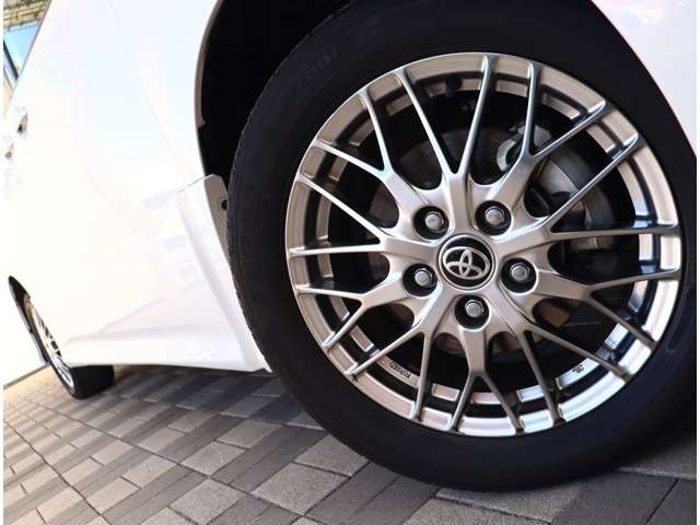 トヨタ ヴォクシー １．８ ハイブリッド ＺＳ 煌ＩＩ R1年 (関東) 99