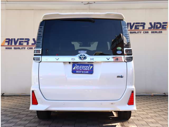 トヨタ ヴォクシー １．８ ハイブリッド ＺＳ 煌ＩＩ R1年 (関東) 99