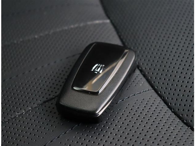 トヨタ クラウン　ハイブリッド ハイブリッド ２．５ Ｓ Ｃパッケージ R1年 (関東) 99