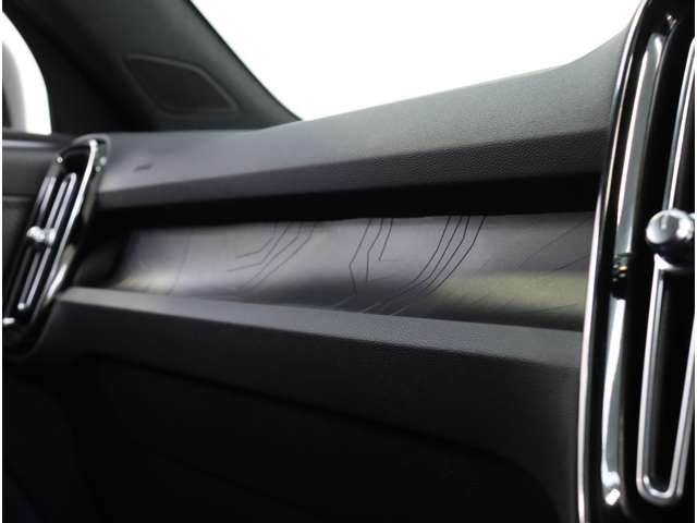 ボルボ Ｃ４０ リチャージ ツイン ４ＷＤ R4年 (近畿) 99