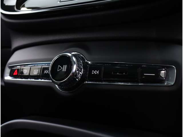 ボルボ Ｃ４０ リチャージ ツイン ４ＷＤ R4年 (近畿) 99