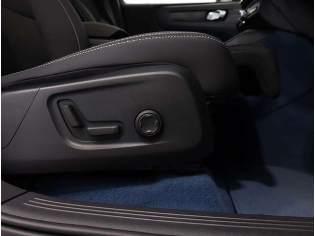 ボルボ Ｃ４０ リチャージ ツイン ４ＷＤ R4年 (近畿) 99