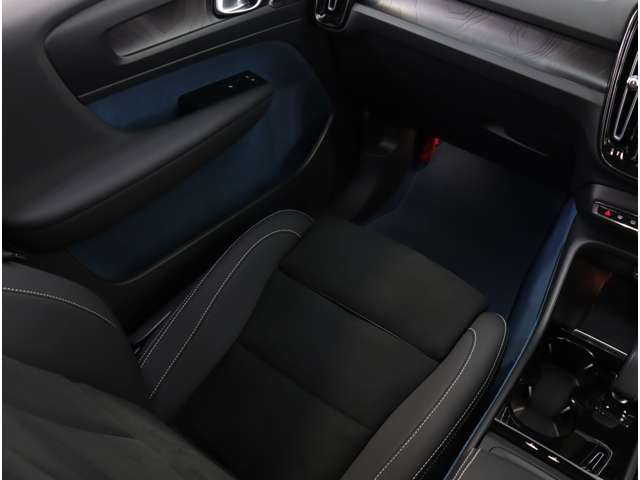 ボルボ Ｃ４０ リチャージ ツイン ４ＷＤ R4年 (近畿) 99