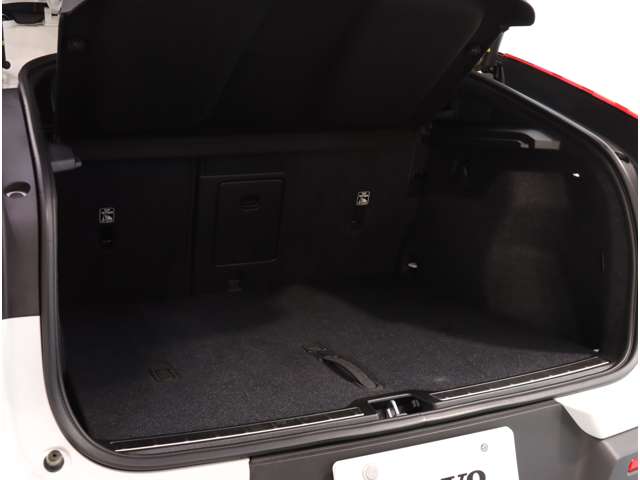 ボルボ Ｃ４０ リチャージ ツイン ４ＷＤ R4年 (近畿) 99