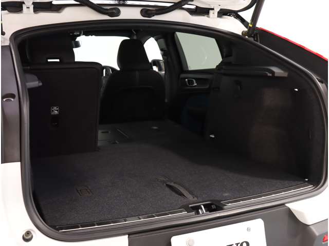 ボルボ Ｃ４０ リチャージ ツイン ４ＷＤ R4年 (近畿) 99