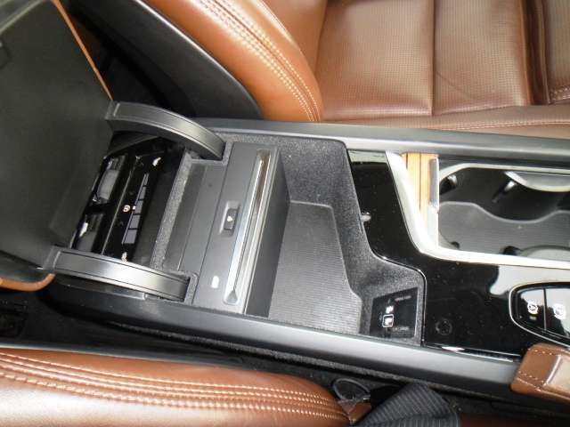 ボルボ ＸＣ９０ Ｔ６ ＡＷＤ インスクリプション ４ＷＤ R1年 (東北) 99