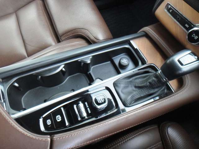 ボルボ ＸＣ９０ Ｔ６ ＡＷＤ インスクリプション ４ＷＤ R1年 (東北) 99