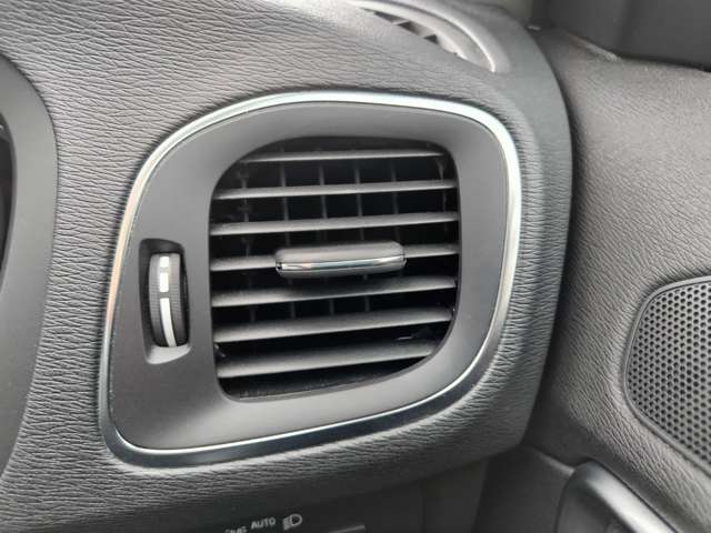 ボルボ Ｖ４０ Ｔ３　モメンタム H29年 (東北) 99