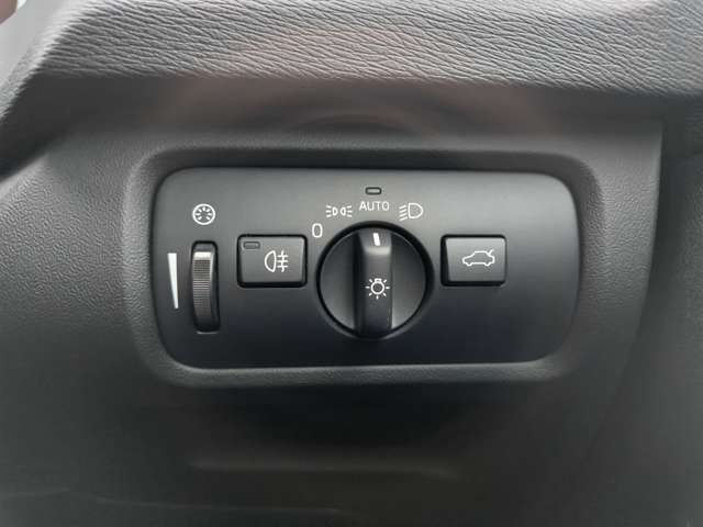 ボルボ Ｖ４０ Ｔ３　モメンタム H29年 (東北) 99