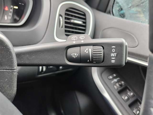 ボルボ Ｖ４０ Ｔ３　モメンタム H29年 (東北) 99