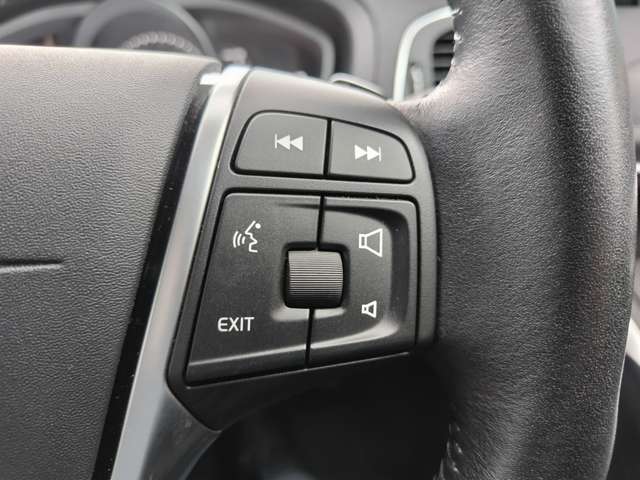 ボルボ Ｖ４０ Ｔ３　モメンタム H29年 (東北) 99