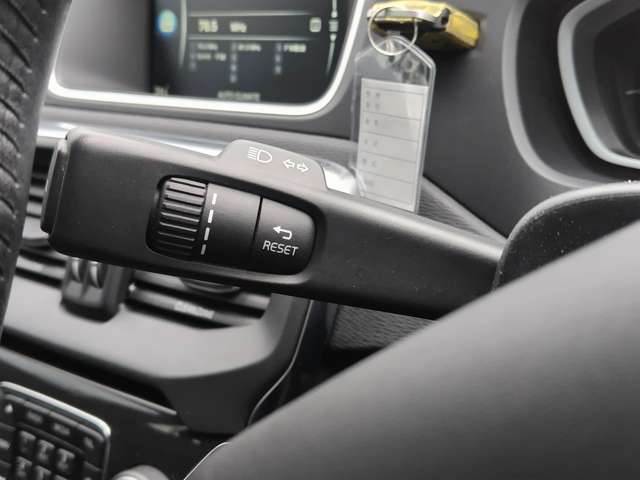 ボルボ Ｖ４０ Ｔ３　モメンタム H29年 (東北) 99