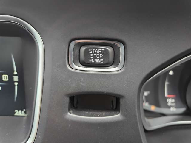 ボルボ Ｖ４０ Ｔ３　モメンタム H29年 (東北) 99