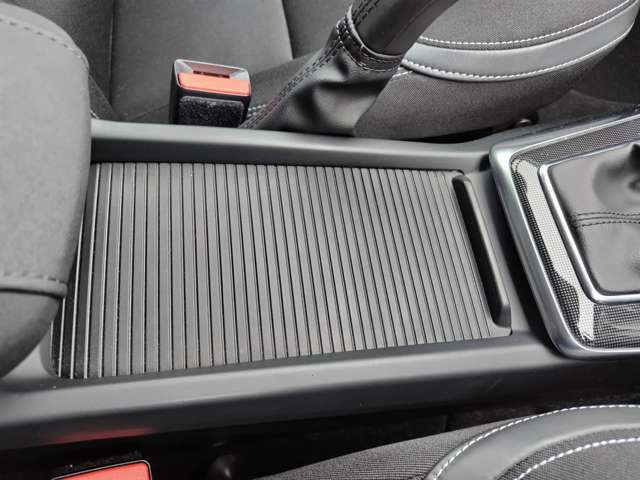 ボルボ Ｖ４０ Ｔ３　モメンタム H29年 (東北) 99