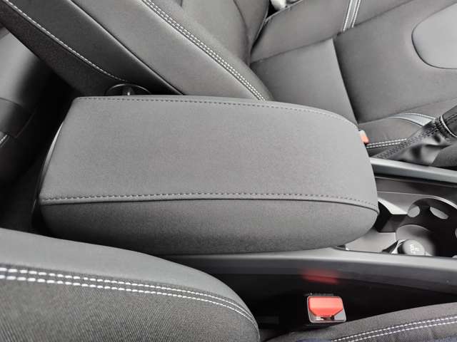 ボルボ Ｖ４０ Ｔ３　モメンタム H29年 (東北) 99