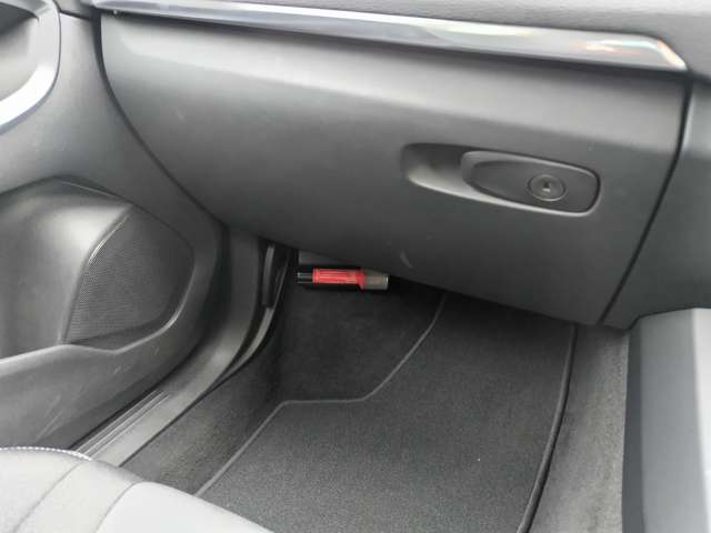 ボルボ Ｖ４０ Ｔ３　モメンタム H29年 (東北) 99