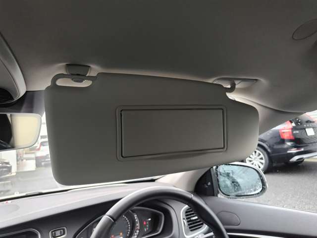 ボルボ Ｖ４０ Ｔ３　モメンタム H29年 (東北) 99