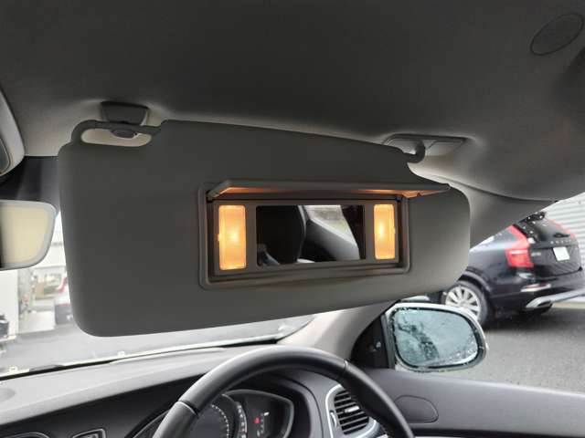 ボルボ Ｖ４０ Ｔ３　モメンタム H29年 (東北) 99