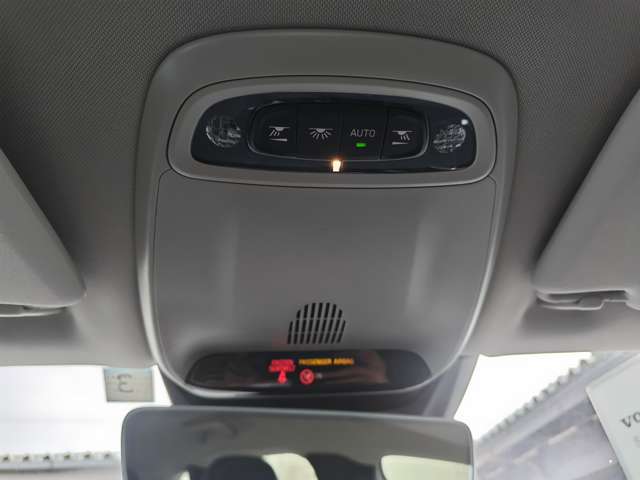 ボルボ Ｖ４０ Ｔ３　モメンタム H29年 (東北) 99