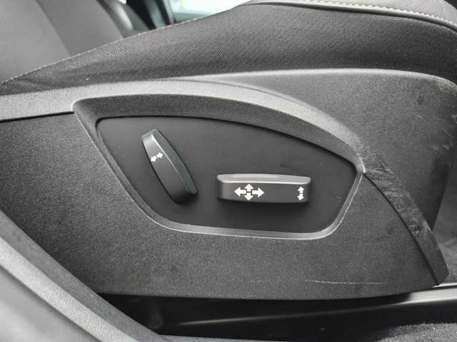 ボルボ Ｖ４０ Ｔ３　モメンタム H29年 (東北) 99