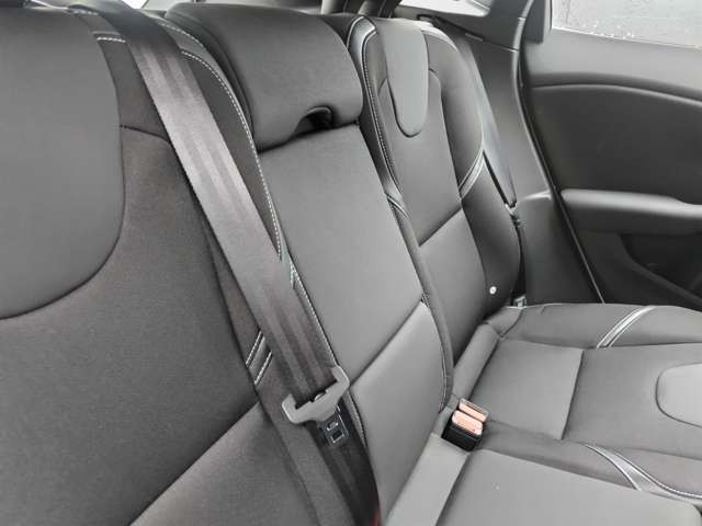 ボルボ Ｖ４０ Ｔ３　モメンタム H29年 (東北) 99