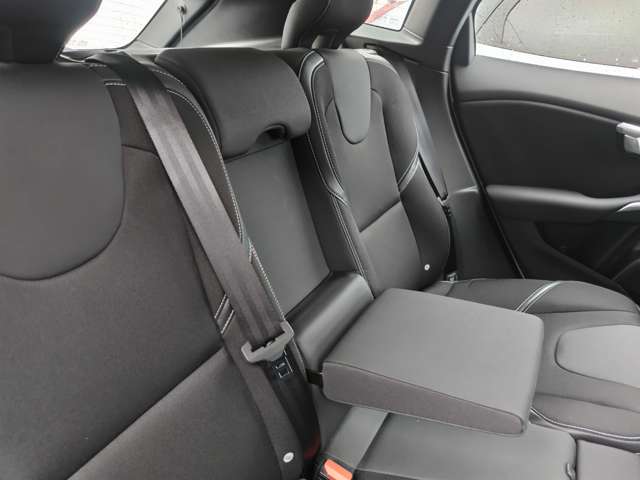 ボルボ Ｖ４０ Ｔ３　モメンタム H29年 (東北) 99