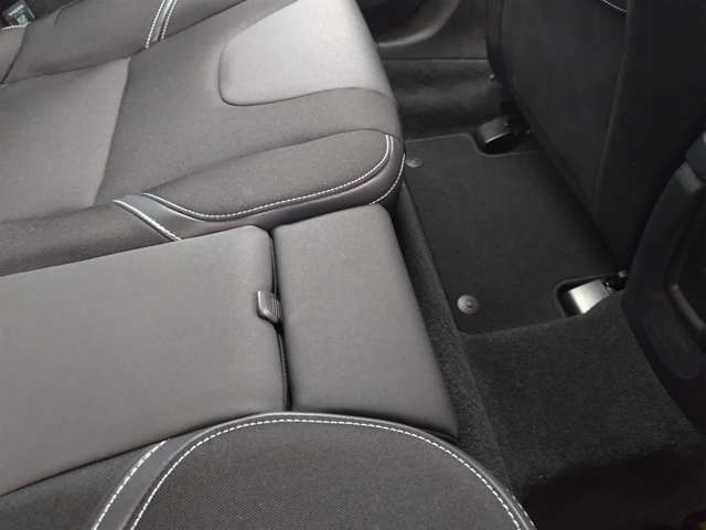 ボルボ Ｖ４０ Ｔ３　モメンタム H29年 (東北) 99