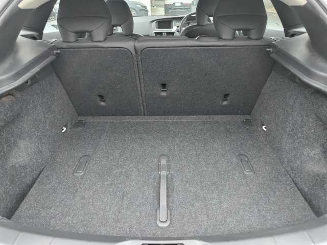 ボルボ Ｖ４０ Ｔ３　モメンタム H29年 (東北) 99