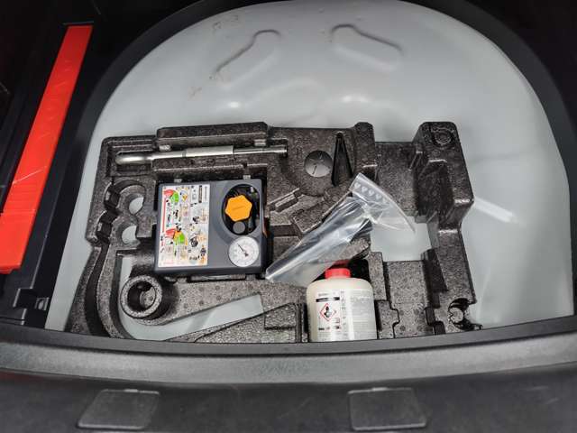 ボルボ Ｖ４０ Ｔ３　モメンタム H29年 (東北) 99