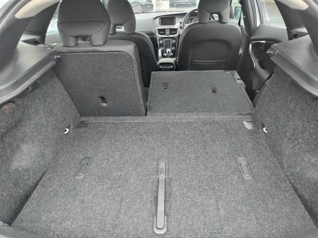 ボルボ Ｖ４０ Ｔ３　モメンタム H29年 (東北) 99