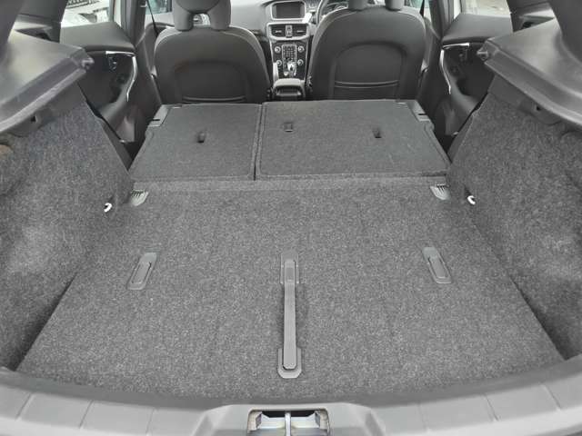 ボルボ Ｖ４０ Ｔ３　モメンタム H29年 (東北) 99