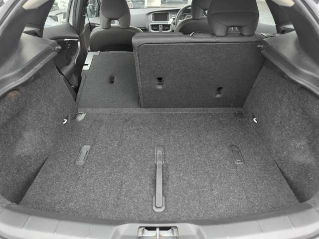 ボルボ Ｖ４０ Ｔ３　モメンタム H29年 (東北) 99