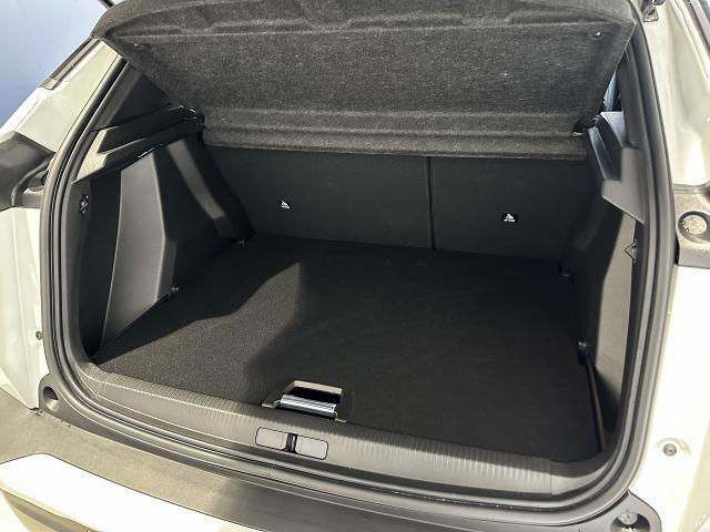 プジョー ＳＵＶ ２００８ ＧＴ ブルーＨＤＩ ディーゼルターボ R5年 (中国) 99