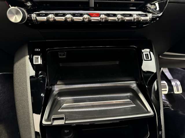 プジョー ＳＵＶ ２００８ ＧＴ ブルーＨＤＩ ディーゼルターボ R5年 (中国) 99