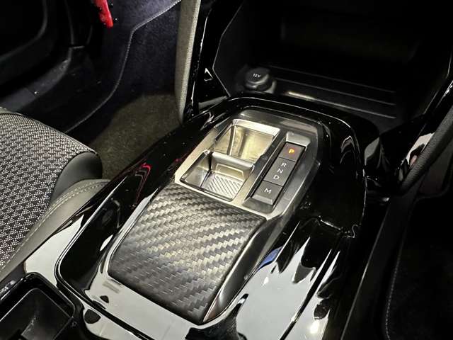 プジョー ＳＵＶ ２００８ ＧＴ ブルーＨＤＩ ディーゼルターボ R5年 (中国) 99