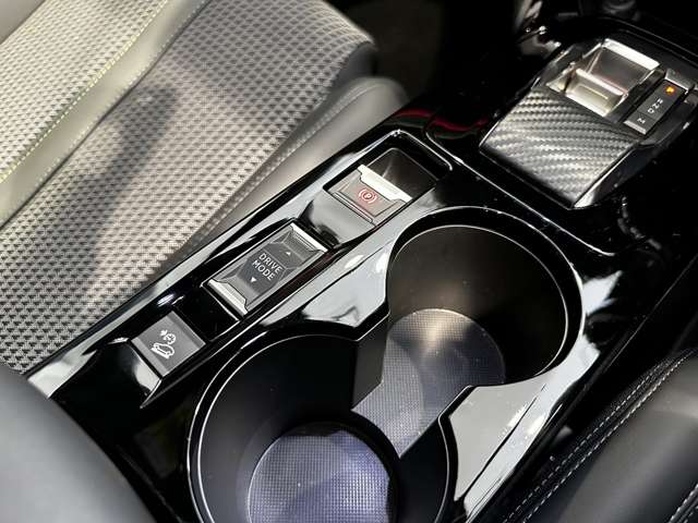 プジョー ＳＵＶ ２００８ ＧＴ ブルーＨＤＩ ディーゼルターボ R5年 (中国) 99