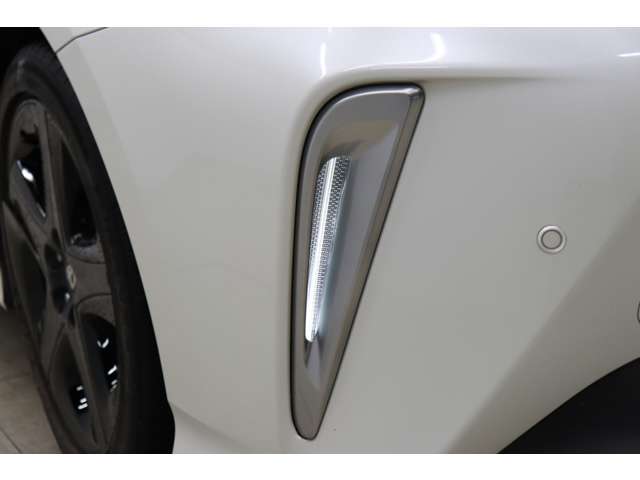 トヨタ プリウス １．８ Ｓ ツーリングセレクション R1年 (東海) 99