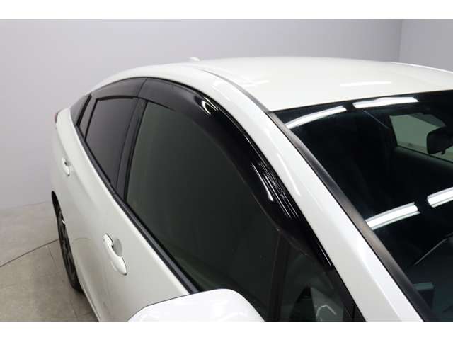 トヨタ プリウス １．８ Ｓ ツーリングセレクション R1年 (東海) 99