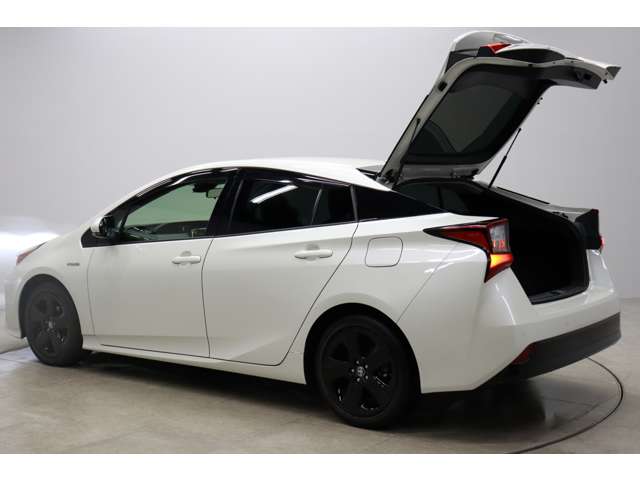 トヨタ プリウス １．８ Ｓ ツーリングセレクション R1年 (東海) 99