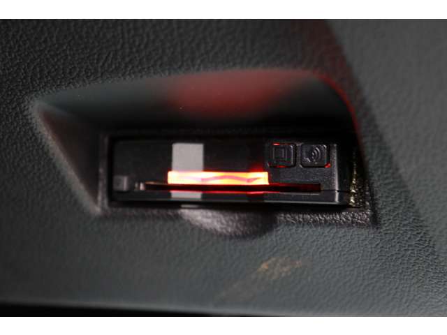 トヨタ プリウス １．８ Ｓ ツーリングセレクション R1年 (東海) 99