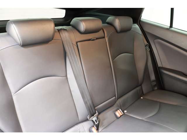 トヨタ プリウス １．８ Ｓ ツーリングセレクション R1年 (東海) 99