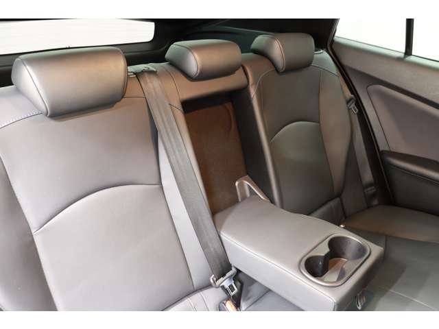 トヨタ プリウス １．８ Ｓ ツーリングセレクション R1年 (東海) 99