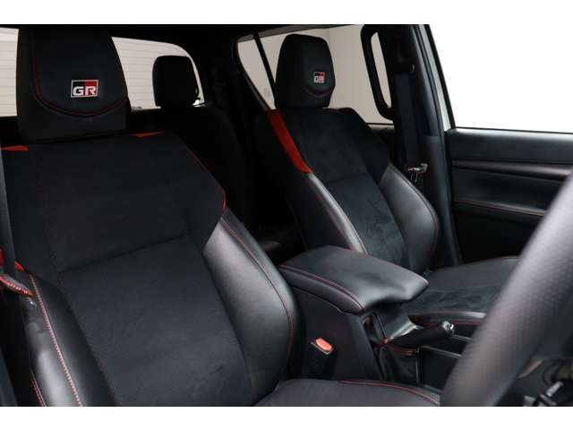 トヨタ ハイラックス ２．４ Ｚ ＧＲスポーツ ディーゼルターボ ４ＷＤ R5年 (東海) 99