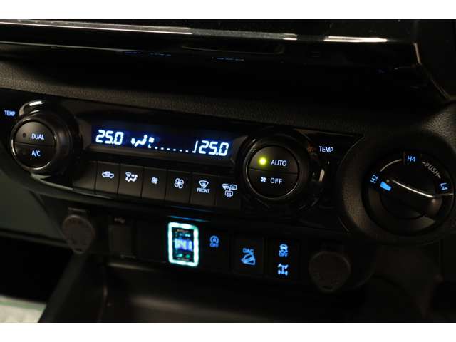 トヨタ ハイラックス ２．４ Ｚ ＧＲスポーツ ディーゼルターボ ４ＷＤ R5年 (東海) 99