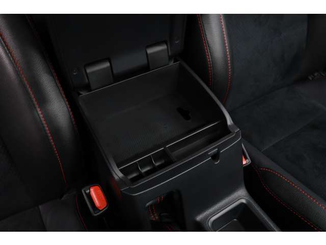 トヨタ ハイラックス ２．４ Ｚ ＧＲスポーツ ディーゼルターボ ４ＷＤ R5年 (東海) 99