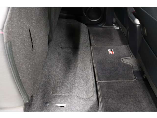 トヨタ ハイラックス ２．４ Ｚ ＧＲスポーツ ディーゼルターボ ４ＷＤ R5年 (東海) 99