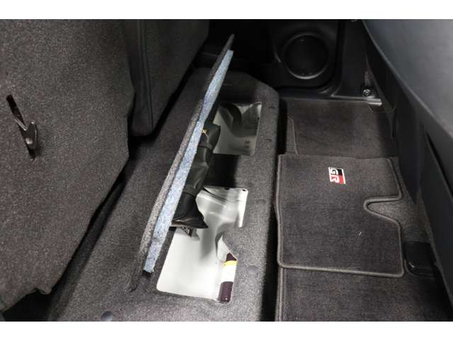 トヨタ ハイラックス ２．４ Ｚ ＧＲスポーツ ディーゼルターボ ４ＷＤ R5年 (東海) 99